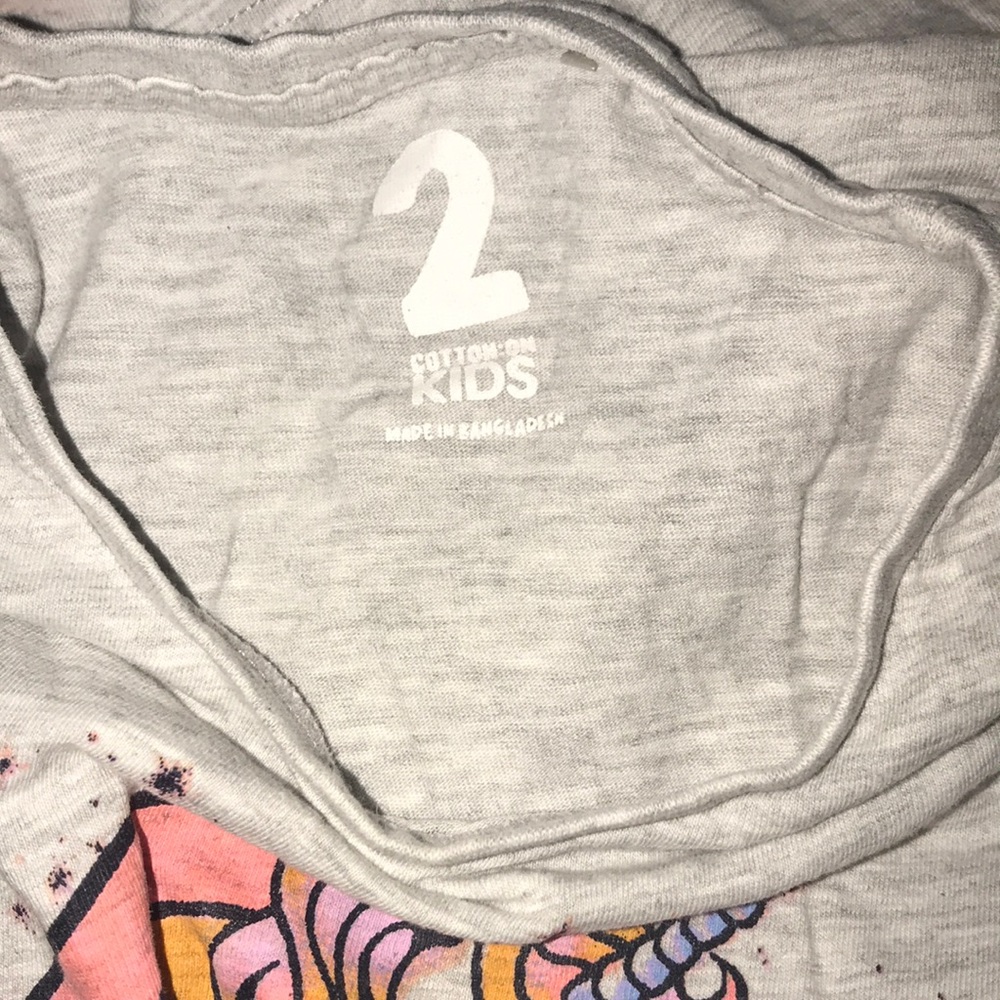 Girls 2T gray bundle shirt & shorts ๐ฆ & glitter - Picture 7 of 7